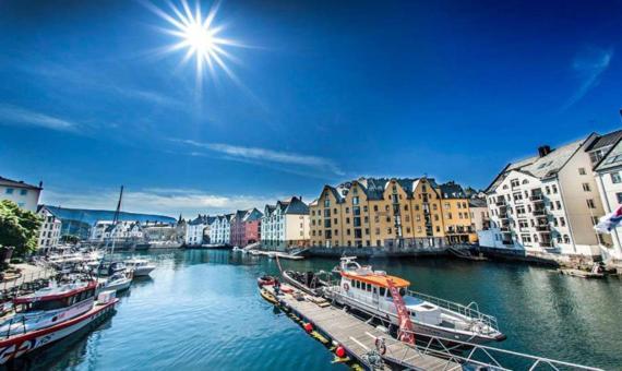 Alesund Apartment With Free Parking Kültér fotó