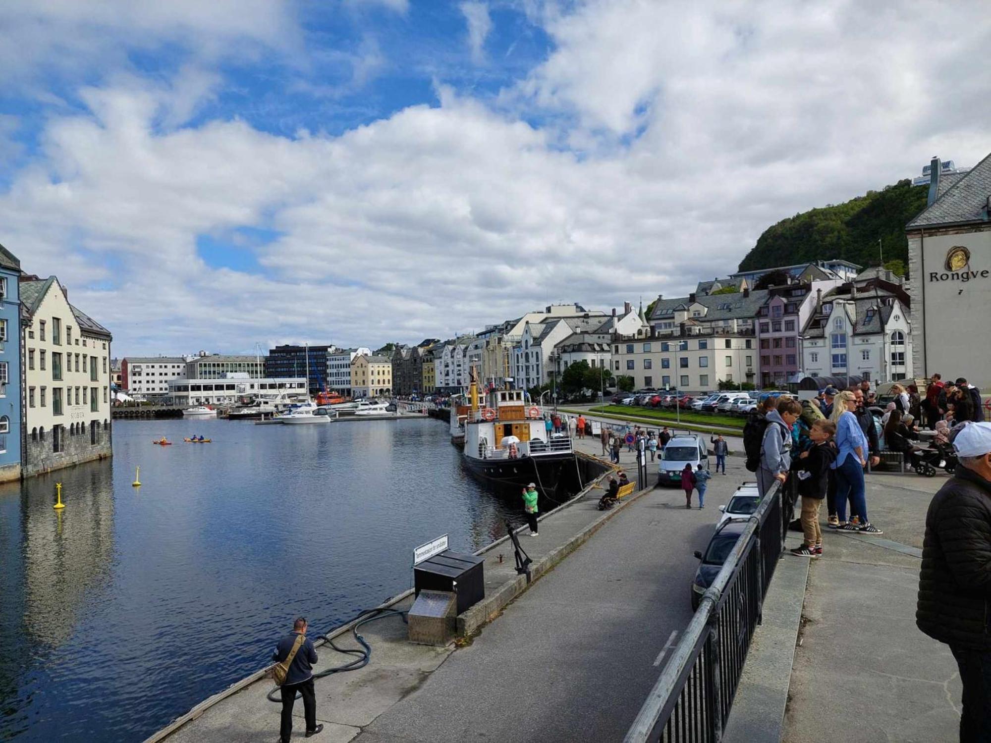 Alesund Apartment With Free Parking Kültér fotó